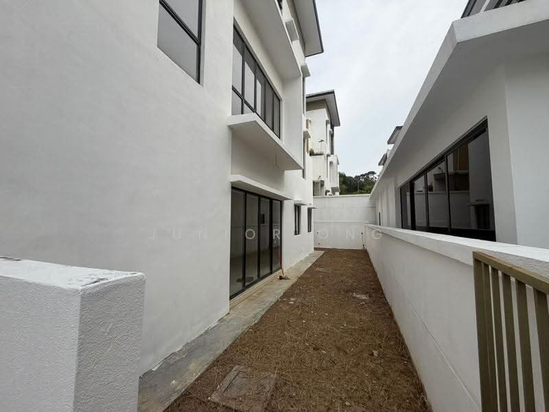 Semi-Detached House for Sale in Rawang (Selangor) - Junior Ong - Exterior - PropertyGuru.com.my