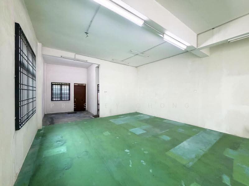 Shop for Sale in Taman Kampar Siswa (Kampar) - Presley Chong - Ground Floor - PropertyGuru.com.my