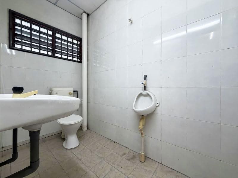 Shop for Sale in Taman Kampar Siswa (Kampar) - Presley Chong - Ground Floor Bathroom 2 - PropertyGuru.com.my
