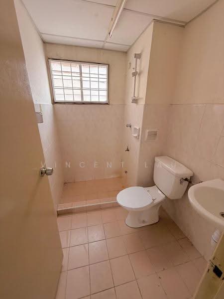 Apartment for Sale at SD Tiara Apartment - Vincent Lau - Bathroom - PropertyGuru.com.my