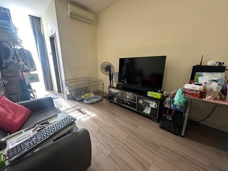 Rumah Teres untuk Dijual di Sungai Long (Bandar Sungai Long) - Chris Lim Pek Yean - Living Room - PropertyGuru.com.my
