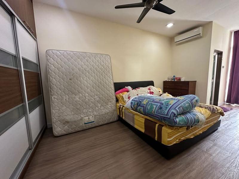 Rumah Teres untuk Dijual di Sungai Long (Bandar Sungai Long) - Chris Lim Pek Yean - Bedroom - PropertyGuru.com.my