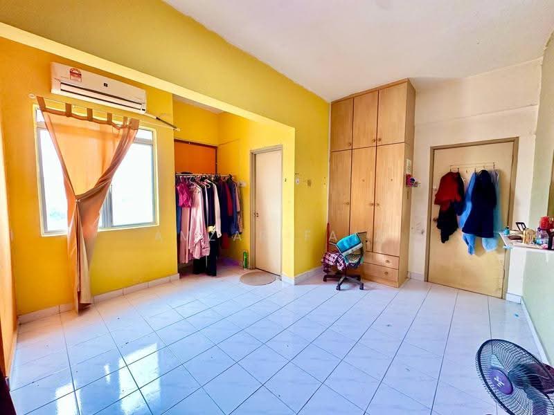 Kondominium untuk Dijual di South City (Perdana Selatan) Block C - Amzar Faiz - Bedroom - PropertyGuru.com.my