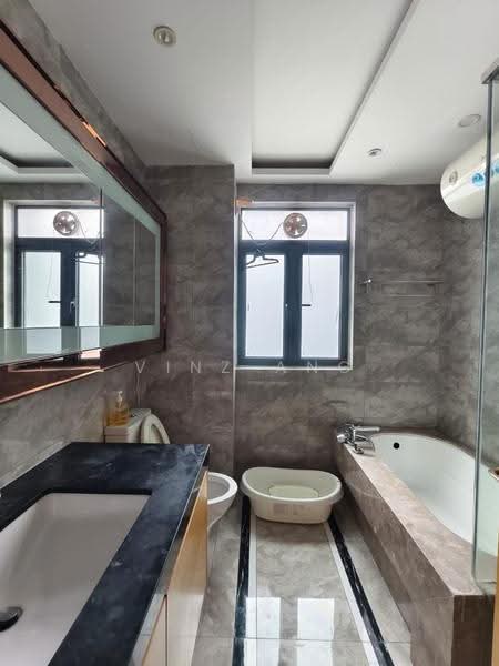 Kediaman Servis untuk Disewa di R&F Princess Cove Phase 1 - Vinz Ang - Bathroom - PropertyGuru.com.my