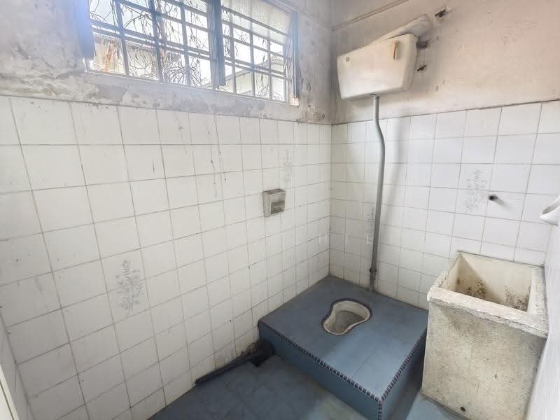 2-storey Terraced House for Sale in Taman Sungai Besi Indah (Seri Kembangan) - Sunny Chien - Bathroom - PropertyGuru.com.my