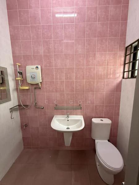 Rumah Teres 2-Tingkat untuk Dijual di Bayan Lepas (Penang) - CK Goh - Bathroom - PropertyGuru.com.my