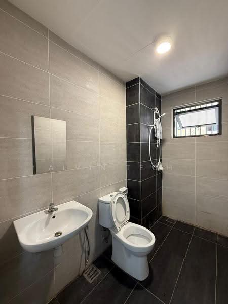 Kediaman Servis untuk Disewa di EDUSENTRAL - Alvin Teoh - Bathroom - PropertyGuru.com.my