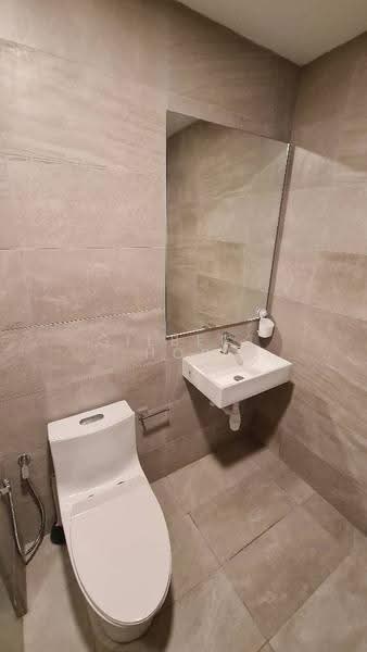 Kediaman Servis untuk Dijual di Henna Residence  @ The Quartz WM - Gilbert Hor - Bathroom - PropertyGuru.com.my
