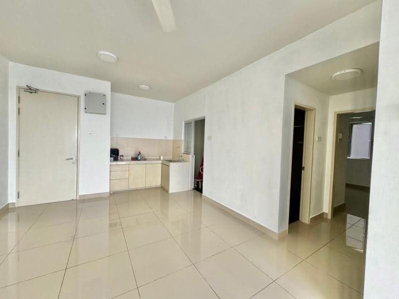 Service Residence for Sale at Maxim Residences - Danilo Lim - Kitchen - PropertyGuru.com.my