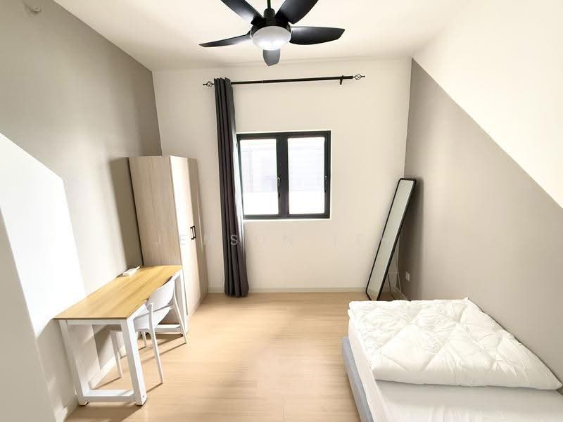 Kediaman Servis untuk Disewa di M Luna - Jenson Teh - Bedroom - PropertyGuru.com.my