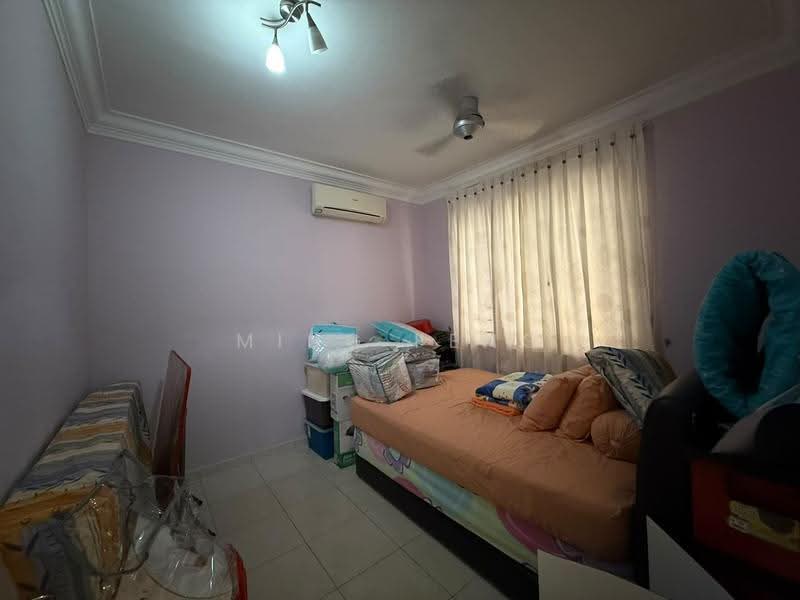 Kondominium untuk Dijual di Platinum Lake PV 13 - Ming Feng - Bedroom - PropertyGuru.com.my