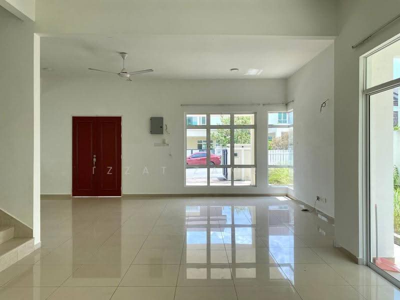 Bungalow House for Sale in Senawang (Negeri Sembilan) - Izzat Zamros - Living Room - PropertyGuru.com.my