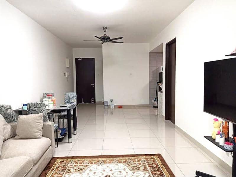 Kediaman Servis untuk Dijual di Symphony Tower (Menara Simfoni) - Alex Leaw - Living Room - PropertyGuru.com.my