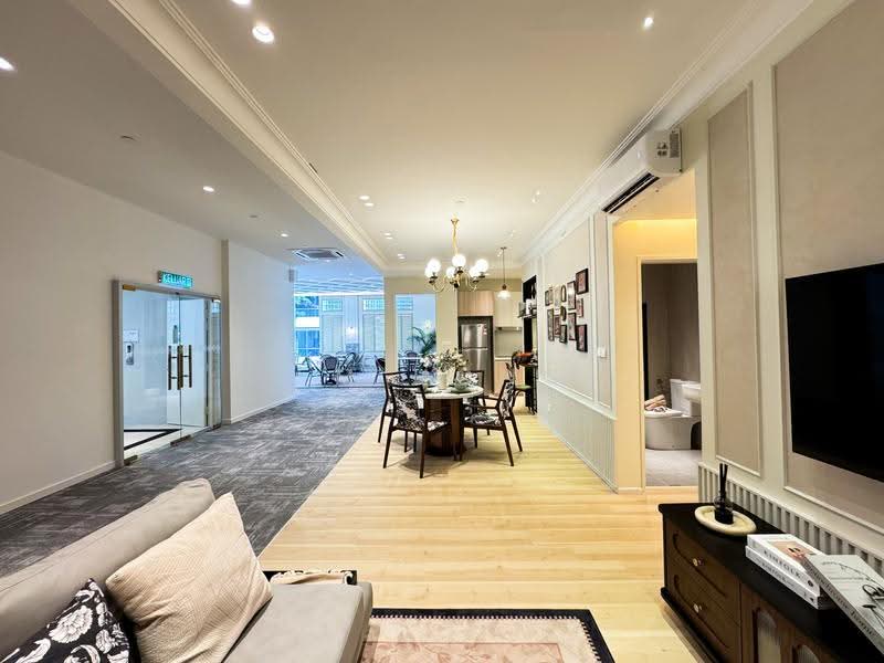 Kediaman Servis untuk Dijual di Tuan Straits Residency - FM Hong - Living Room - PropertyGuru.com.my