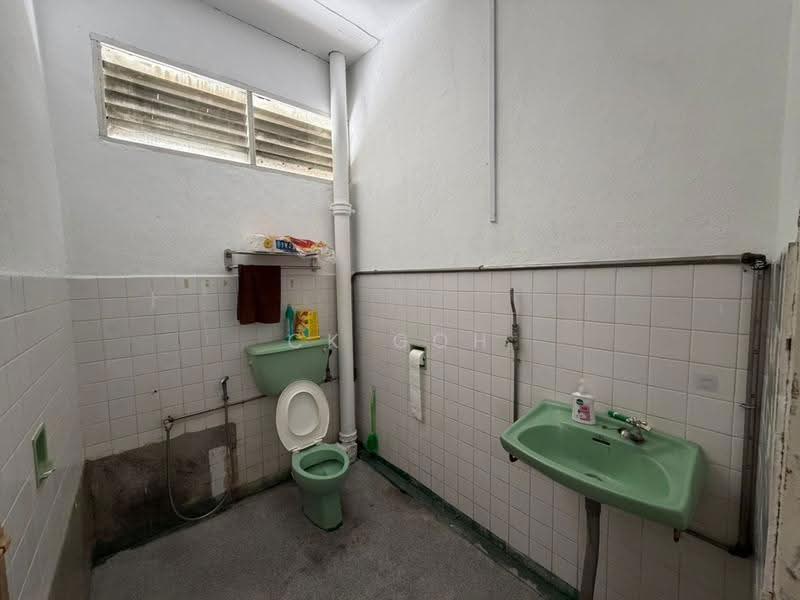 Semi-Detached House for Sale in Sungai Ara (Penang) - CK Goh - Bathroom - PropertyGuru.com.my