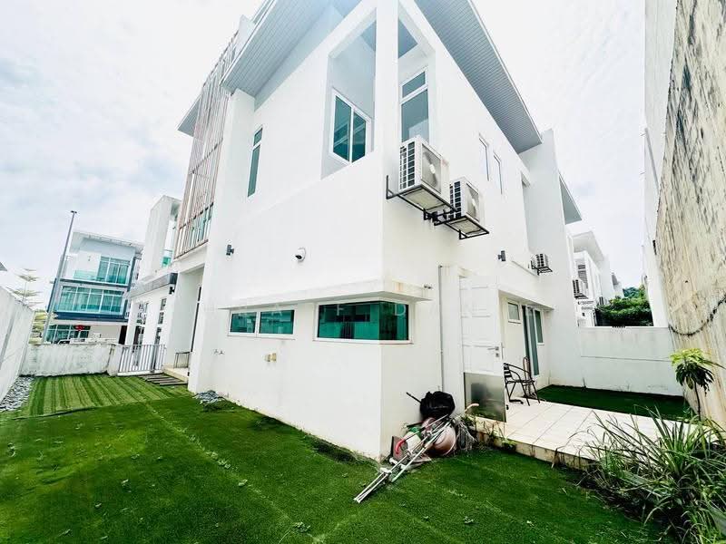 Rumah Berkembar untuk Dijual di Cyberjaya (Selangor) - Ashraff Daniel - Exterior - PropertyGuru.com.my