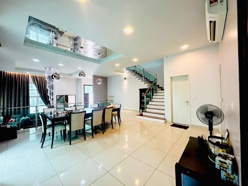 Rumah Berkembar untuk Dijual di Cyberjaya (Selangor) - Ashraff Daniel - Dining Room - PropertyGuru.com.my