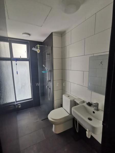 Condominium for Rent at Univ 360 Place - Kow Tze Fui - Bathroom - PropertyGuru.com.my