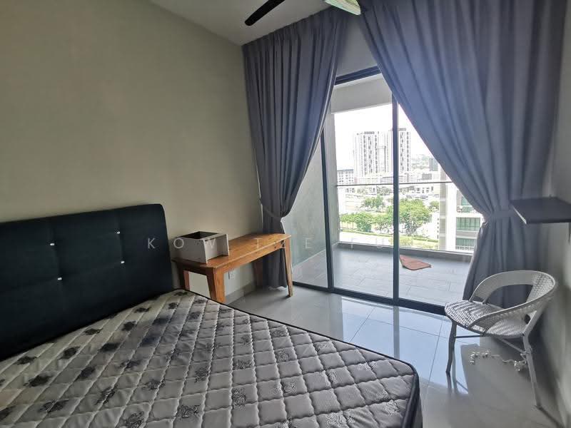 Condominium for Rent at Univ 360 Place - Kow Tze Fui - Master Bedroom with Balcony - PropertyGuru.com.my