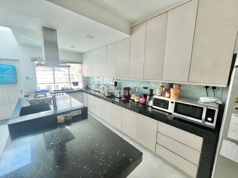 Semi-Detached House for Sale in Petaling Jaya (Selangor) - Mohd Aizat Saiful Bahri - Kitchen - PropertyGuru.com.my