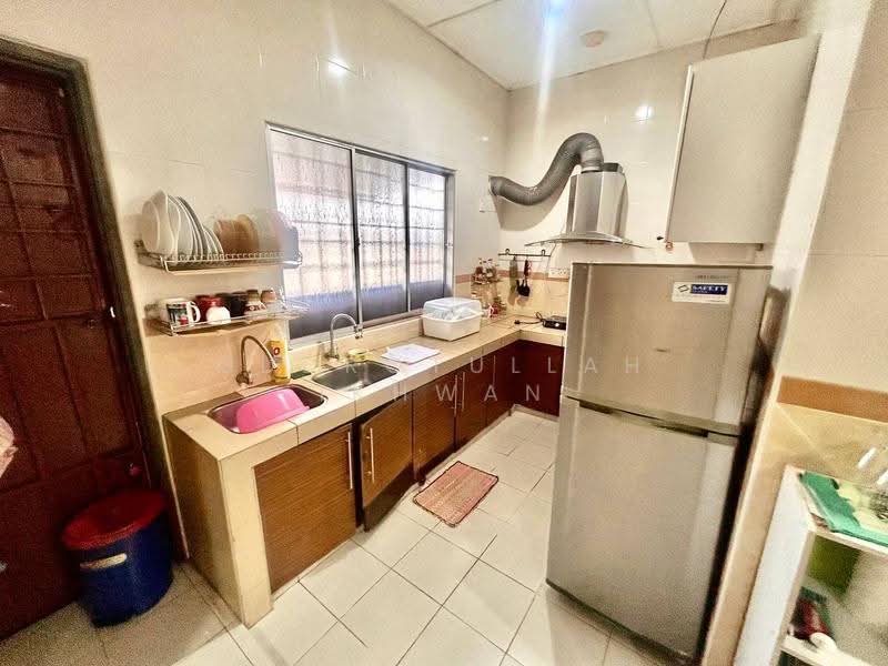 1-storey Terraced House for Sale in Taman Sri Cheras Jaya (Cheras) - Gudrotullah Ikhwan - Kitchen - PropertyGuru.com.my