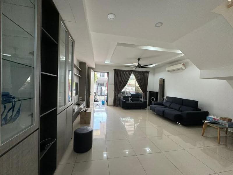 2-storey Terraced House for Sale in Bandar Tasik Puteri (Rawang) - Evelyn Khoo - Living Room - PropertyGuru.com.my