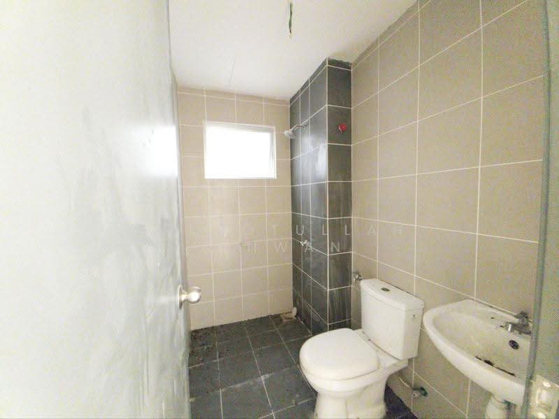 Townhouse for Sale in Dengkil (Selangor) - Gudrotullah Ikhwan - Bathroom - PropertyGuru.com.my