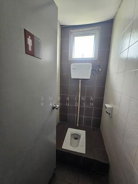 Pejabat untuk Disewa di Laman Seri Business Park (Shah Alam) - Zuraina Rajudin - Bathroom - PropertyGuru.com.my