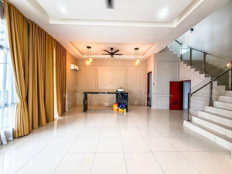 Rumah Berkembar untuk Dijual di Ampang (Selangor) - Mohd Aizat Saiful Bahri - Living Room - PropertyGuru.com.my