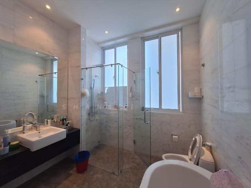 Rumah Berkembar untuk Dijual di Kinrara Residence (Puchong) - Shanice Low - Bathroom - PropertyGuru.com.my