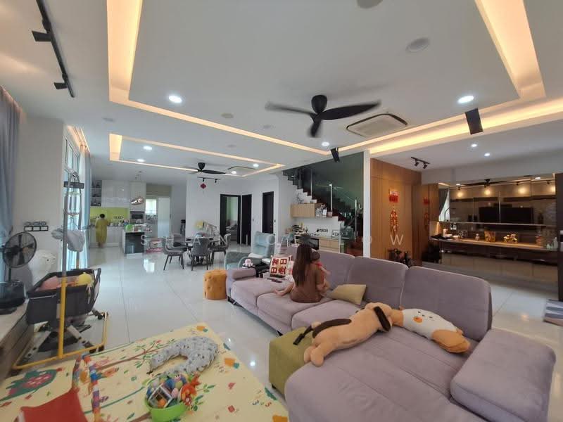 Rumah Berkembar untuk Dijual di Kinrara Residence (Puchong) - Shanice Low - Living Room - PropertyGuru.com.my