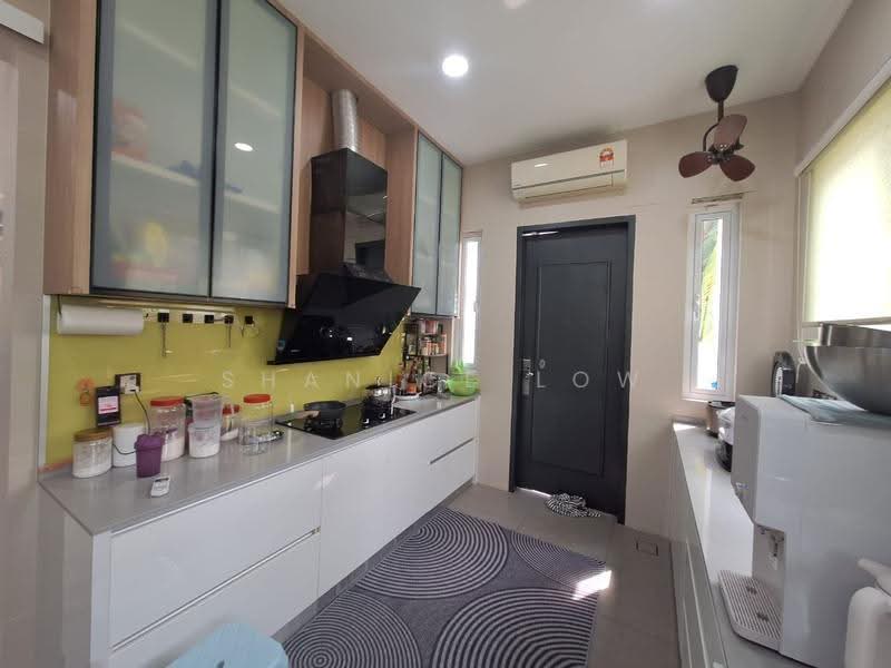 Rumah Berkembar untuk Dijual di Kinrara Residence (Puchong) - Shanice Low - Kitchen - PropertyGuru.com.my