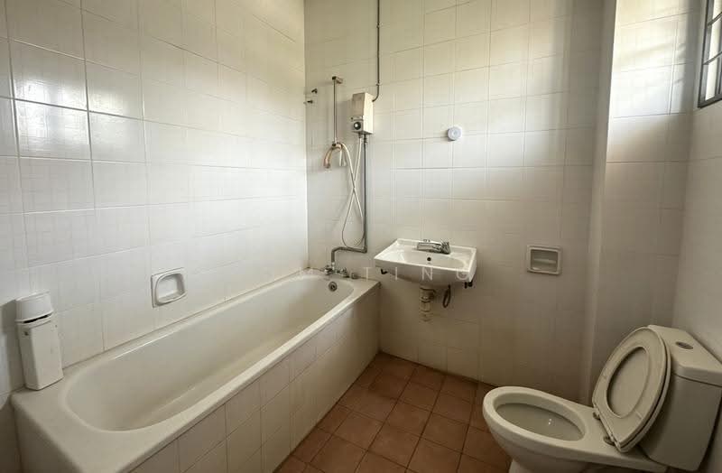 Rumah Teres 2.5-Tingkat untuk Dijual di Wangsa Baiduri (Subang Jaya) - Tom Ting - Bathroom - PropertyGuru.com.my