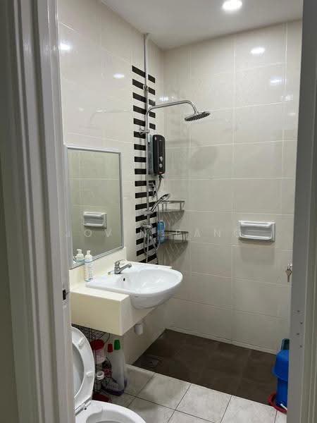 Condominium for Rent at The Brezza - Jovin Pang - Bathroom - PropertyGuru.com.my