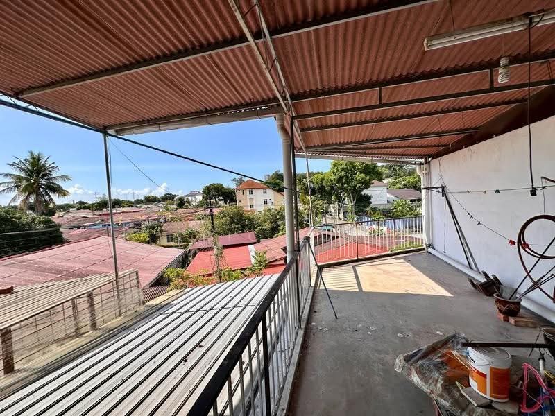 2-storey Terraced House for Sale in Minden Heights (Gelugor) - Eric Boh - Balcony - PropertyGuru.com.my