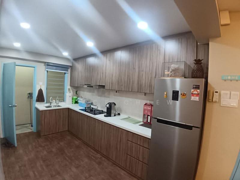 Service Residence for Sale at Bayu Puteri 3 - Grace Chiew - Kitchen - PropertyGuru.com.my