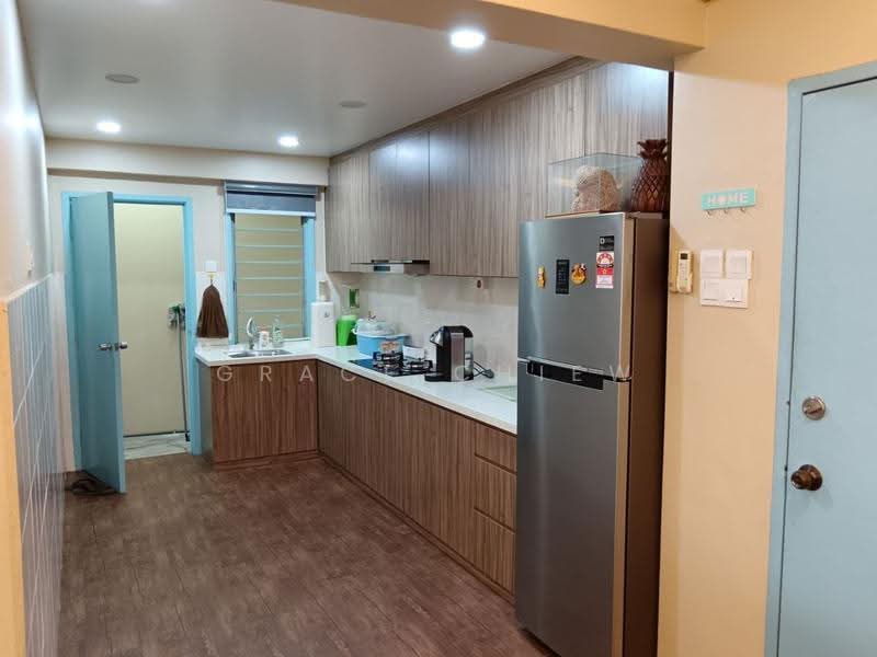 Service Residence for Sale at Bayu Puteri 3 - Grace Chiew - Kitchen - PropertyGuru.com.my