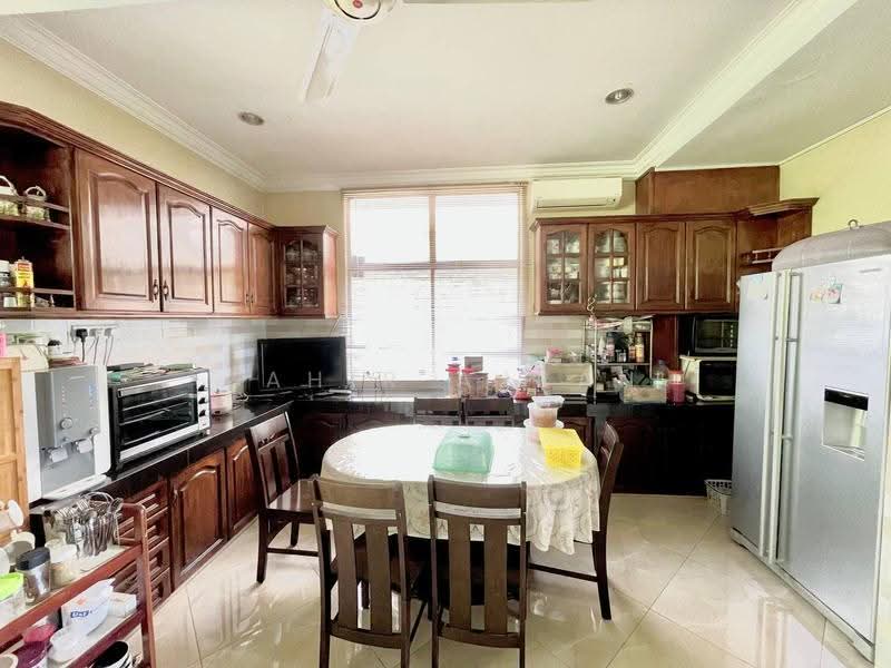 Bungalow House for Sale in Seksyen 2 (Shah Alam) - Zahir Ajran - Kitchen - PropertyGuru.com.my