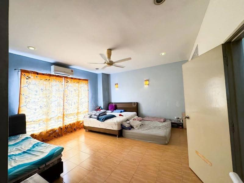 2-storey Terraced House for Sale in Taman Mutiara Indah (Puchong) - Ashraff Daniel - Bedroom - PropertyGuru.com.my