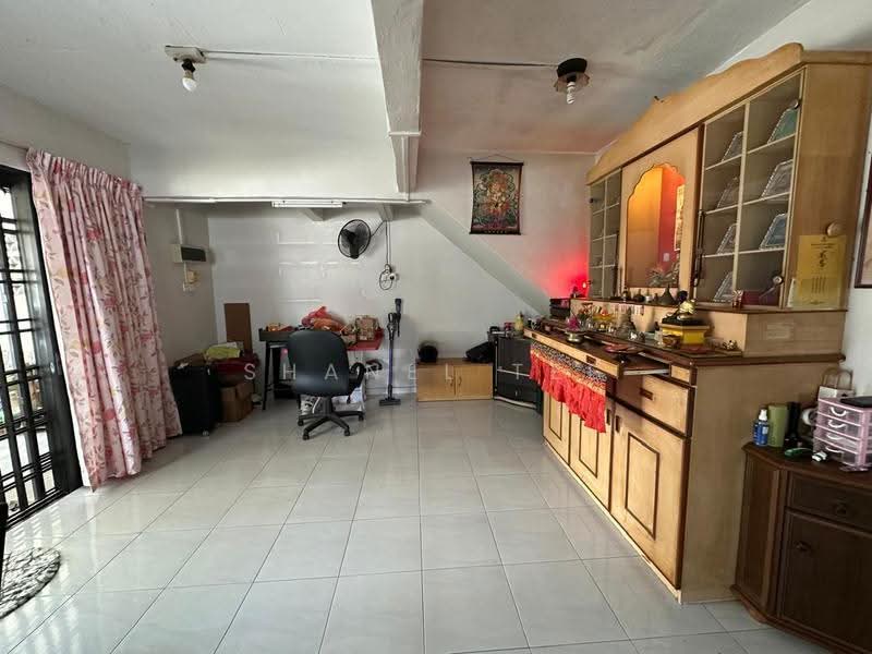 Rumah Teres 2-Tingkat untuk Dijual di Taman Sri Jaya (Kluang) - Shanel Tee - Living Room - PropertyGuru.com.my