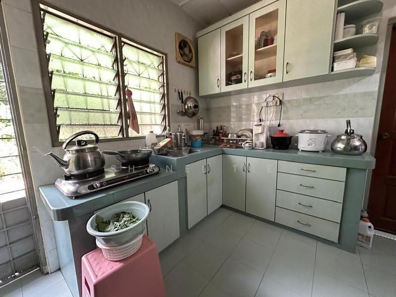 Rumah Teres 2-Tingkat untuk Dijual di Taman Sri Jaya (Kluang) - Shanel Tee - Kitchen - PropertyGuru.com.my