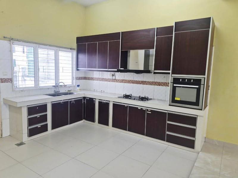 Rumah Teres 2-Tingkat untuk Dijual di D'Kayangan (Shah Alam) - Zahir Ajran - Kitchen - PropertyGuru.com.my