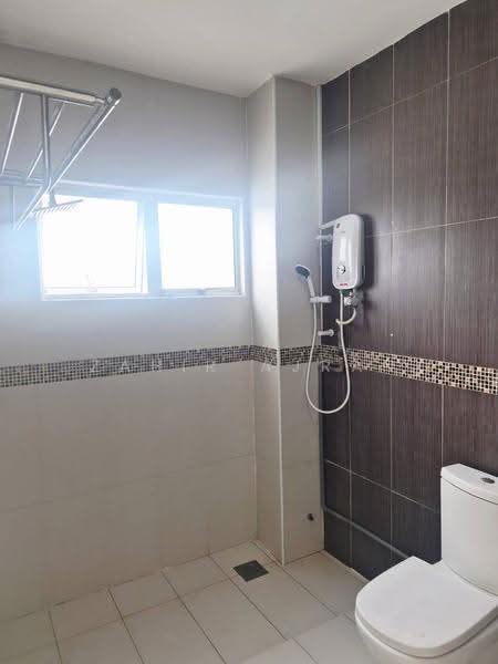 Rumah Teres 2-Tingkat untuk Dijual di D'Kayangan (Shah Alam) - Zahir Ajran - Bathroom - PropertyGuru.com.my