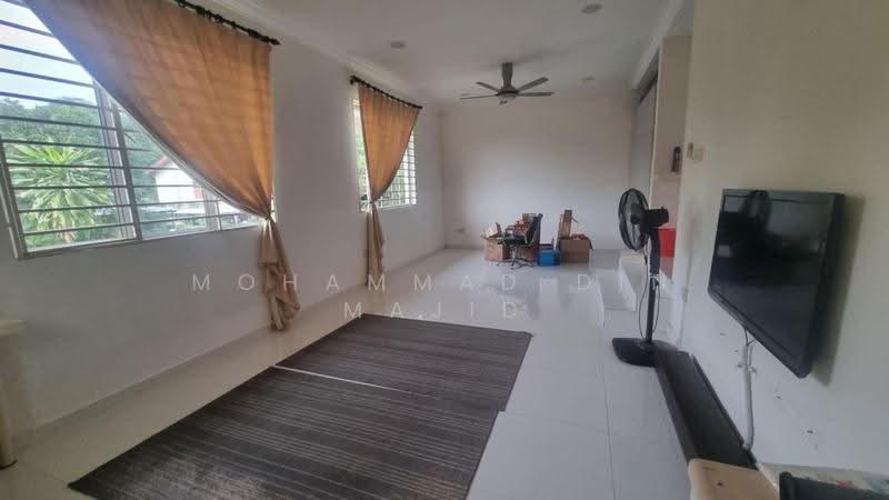 2-storey Terraced House for Sale in Seksyen 4 (Shah Alam) - Mohammad Din Majid - Living Room - PropertyGuru.com.my
