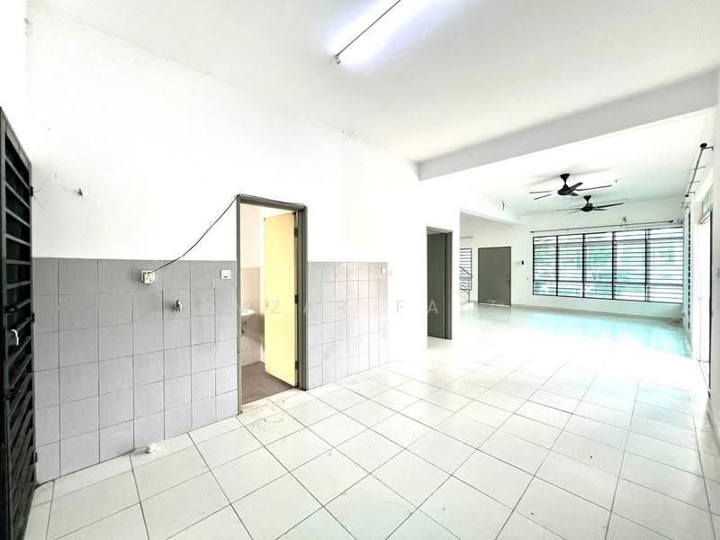 Rumah Teres 2-Tingkat untuk Dijual di Bandar Hillpark (Puncak Alam) - Amzar Faiz - PropertyGuru.com.my