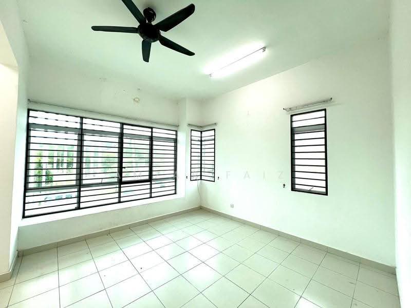 Rumah Teres 2-Tingkat untuk Dijual di Bandar Hillpark (Puncak Alam) - Amzar Faiz - PropertyGuru.com.my