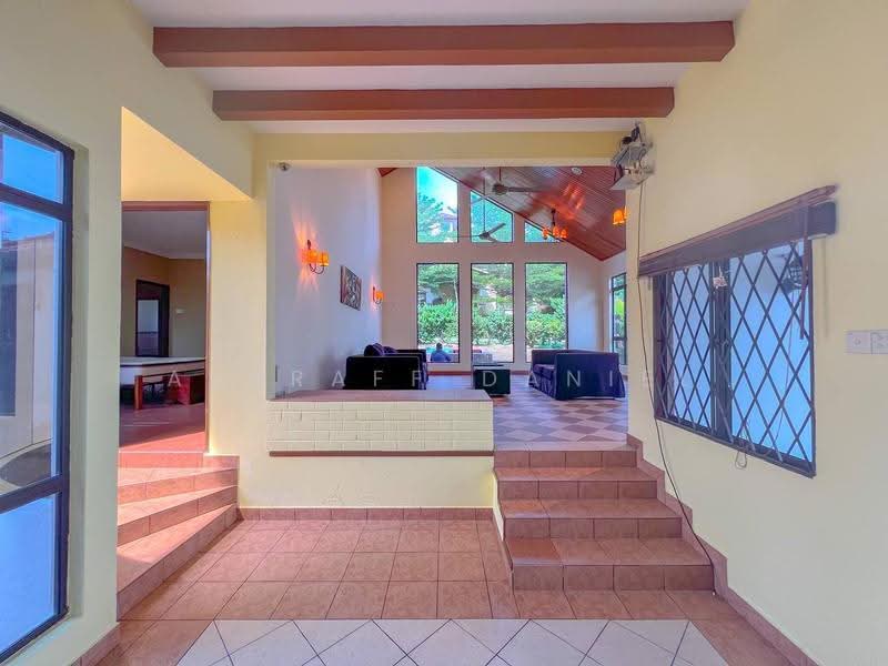 Bungalow House untuk Dijual di Sungai Buloh (Selangor) - Ashraff Daniel - Living Room - PropertyGuru.com.my