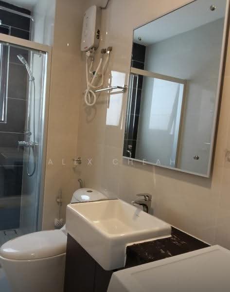 Apartment for Rent at Bay Point @ Country Garden Danga Bay - Alex Cheah - Bathroom - PropertyGuru.com.my