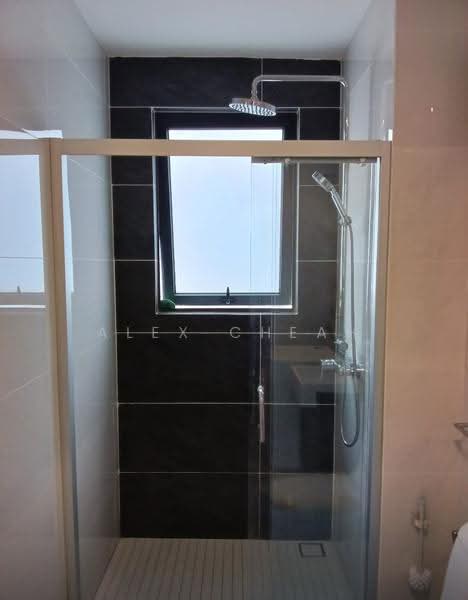 Apartment for Rent at Bay Point @ Country Garden Danga Bay - Alex Cheah - Bathroom - PropertyGuru.com.my