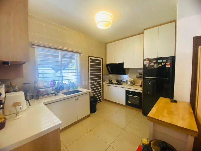 Semi-Detached House for Sale in Taman Desiran Bayu (Puchong) - Mohammad Din Majid - Kitchen - PropertyGuru.com.my